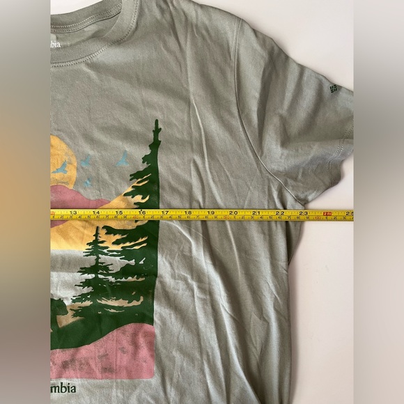 Columbia | Women's Short Sleeve Tee - Olive with Nature Graphic - Picture 6 of 7